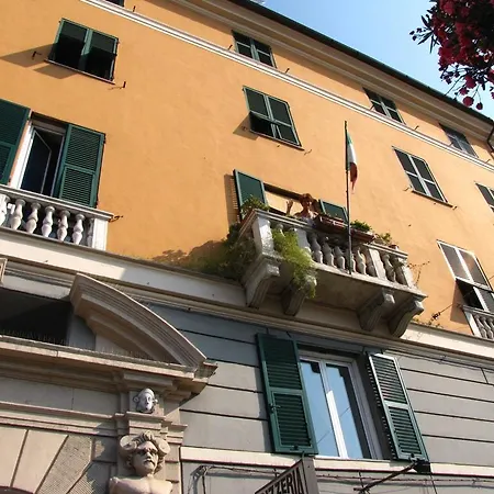 Alojamento de Acomodação e Pequeno-almoço Blue 3*